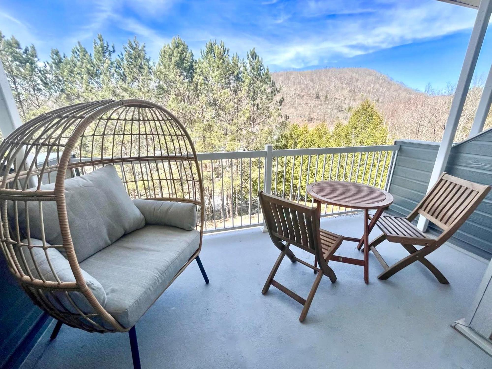 Condo Moderne, Escapade Vacance, Vue Sur Montagnes Екстериор снимка